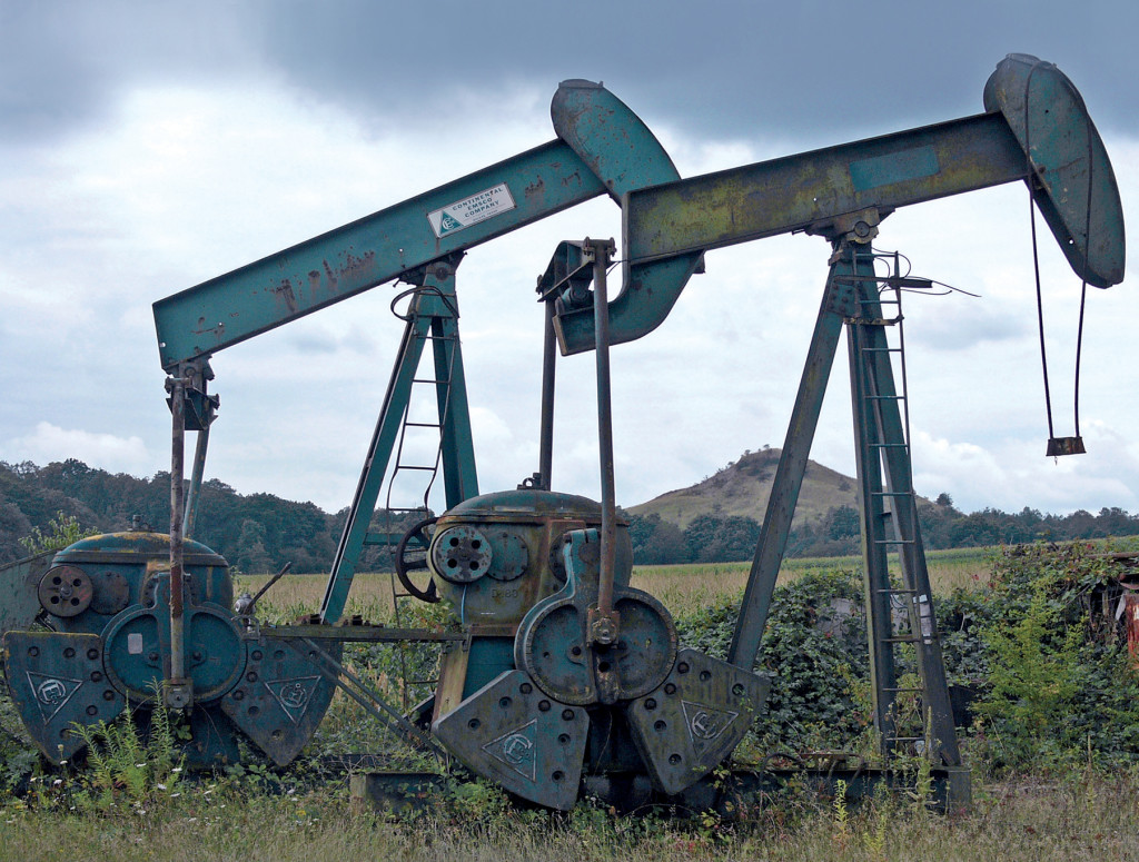 Pompes et terril - Musée du Pétrole
